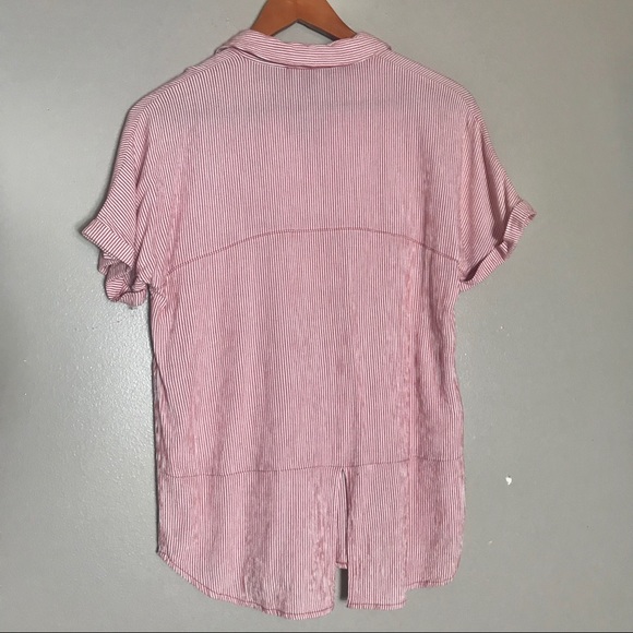 4/$20 Nine West short sleeve top - Picture 3 of 6